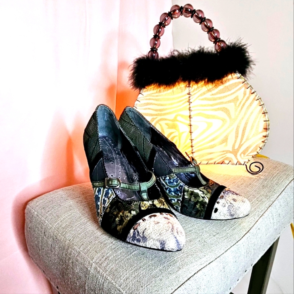 Kenzie green heels sz 9M a variety of textures and materials: leather, velvet